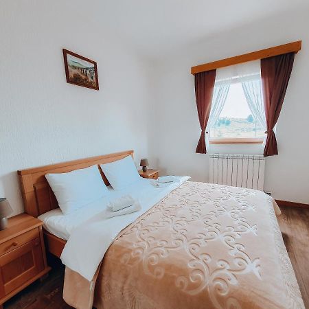 Apartmani Stari Gaj Žabljak エクステリア 写真
